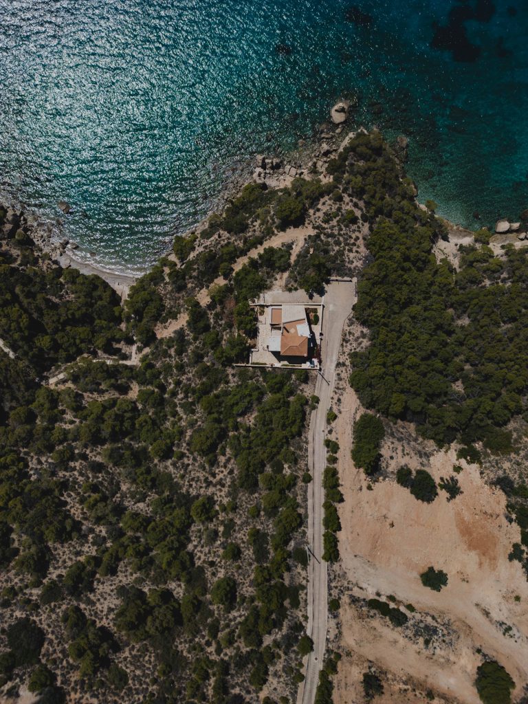 Crawling Down the Sea Plot